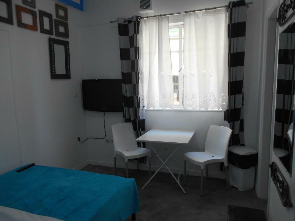 Monastiraki Flea Market & Metro Station Appartment Athena Bagian luar foto